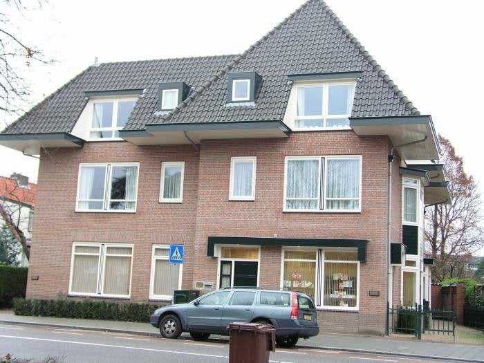 Oegstgeest, Rhijngeesterstraatweg