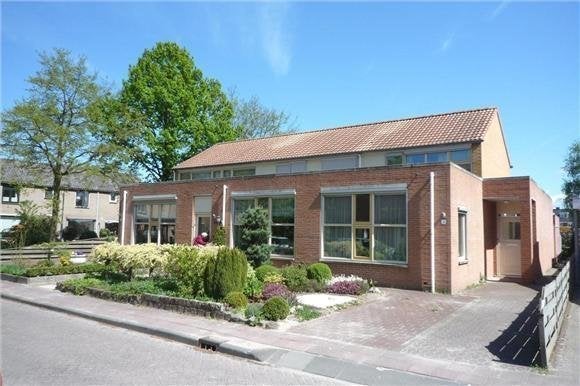 Hooglanderveen, Dirk van Weelaan