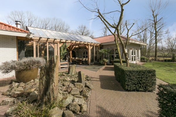 Zilvermeeuwlaan, Best